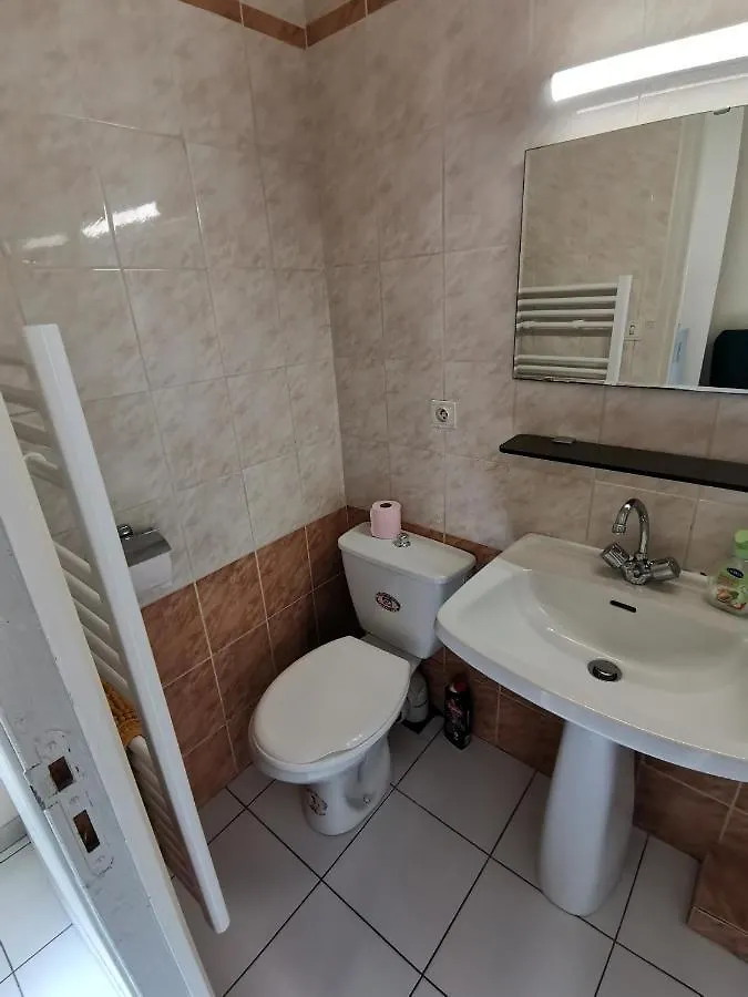 Appartement -AU 2- Studio au centre de Millau France